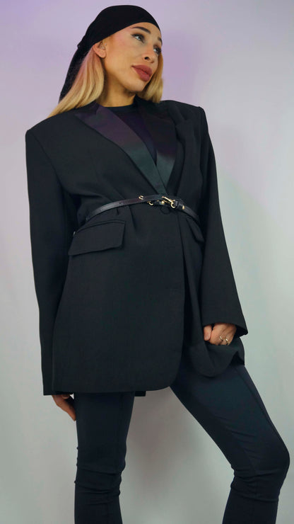 BLACK PADDED SHOULDER BLAZER