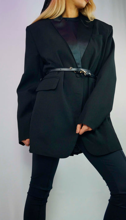 BLACK PADDED SHOULDER BLAZER